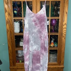 Chic Tie-Dye Maxi Dress in Purple and Gray